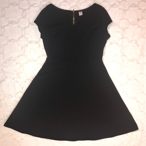✰ Classic Black Zip Up Skater Dress ✰ - Picture 3 of 6